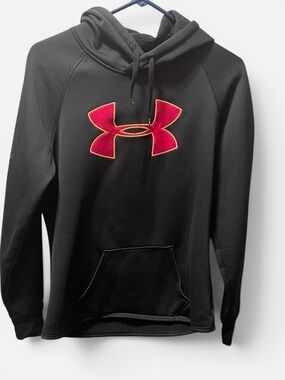 Under armour hoodie super comfy and perfect for everyday size medium!